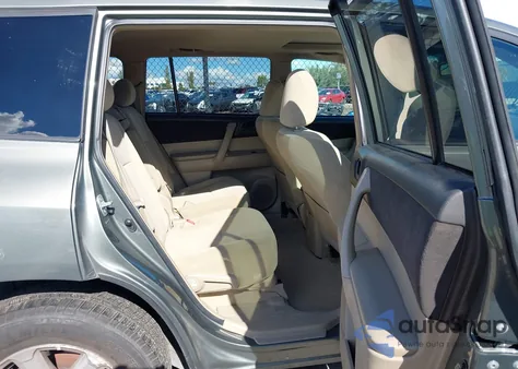 2010 Toyota Highlander Base V6 из США, поврежденный, VIN 5TDBK3EH2AS021708